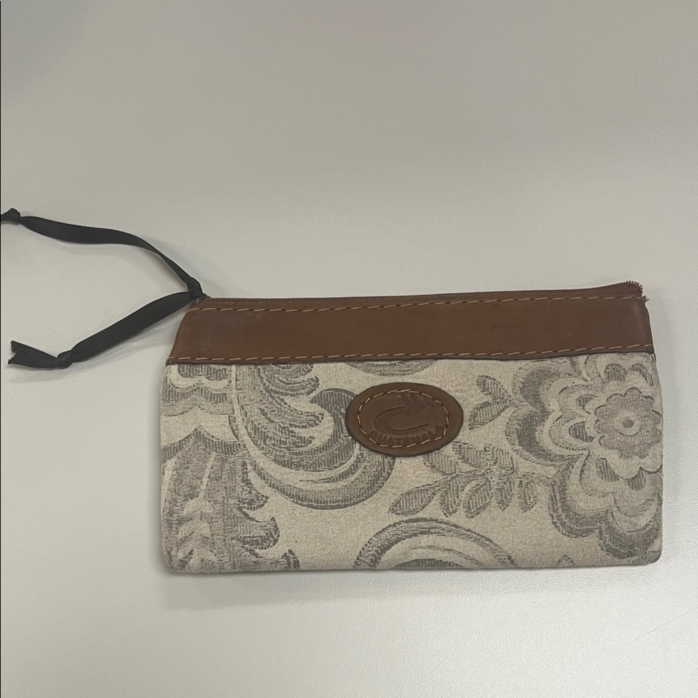 Source Unknown Brown and Gray Patterned Wallet w/Guatemala stamp